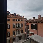 Ca' Cappello 2 With Canal View * Venedik