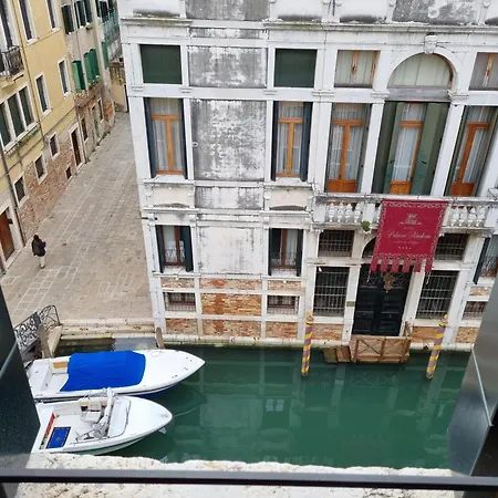 Ca' Cappello 2 With Canal View Venedig