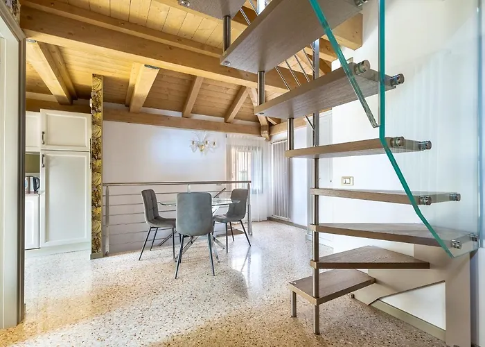 Ca' Cappello 2 With Canal View *