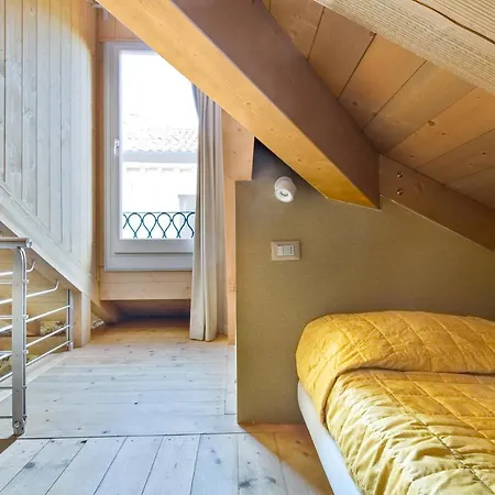 Ca' Cappello 2 With Canal View Apartment *