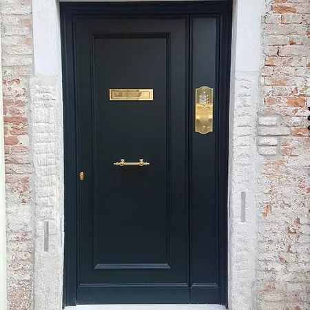 Ca' Cappello 2 With Canal View * Venice